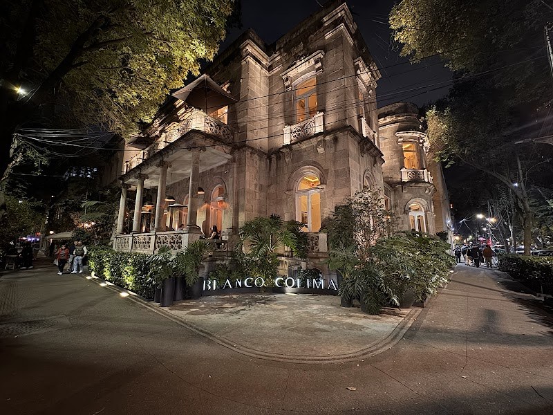 Blanco Colima’s illuminated historic building on Colima 168